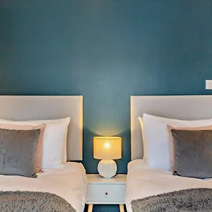 https://3-bedroom-home-with-free-parkingflexible-bed-configuration.yorkshirehotels.net