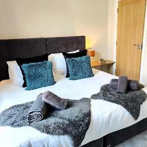 Carvetii - Anne House 1 - Dbl Bed Ground Floor En-suite Apartment